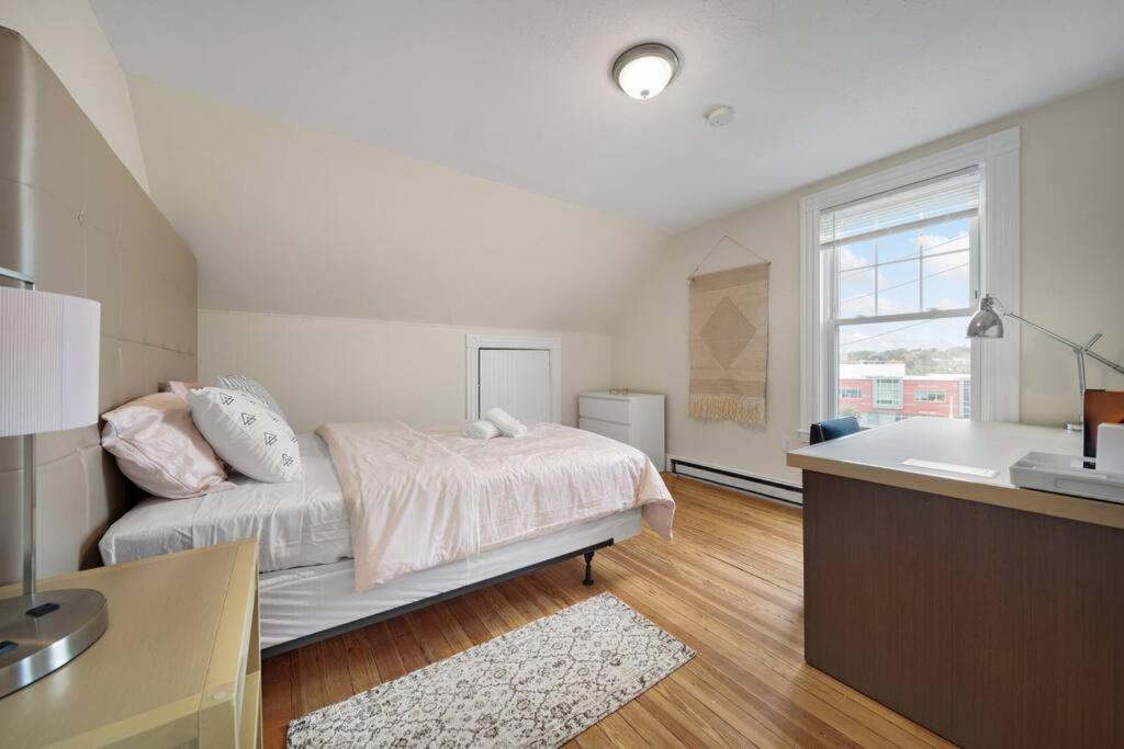 5Br 2Bh Bright & Spacious Apt In Brighton Boston Buitenkant foto