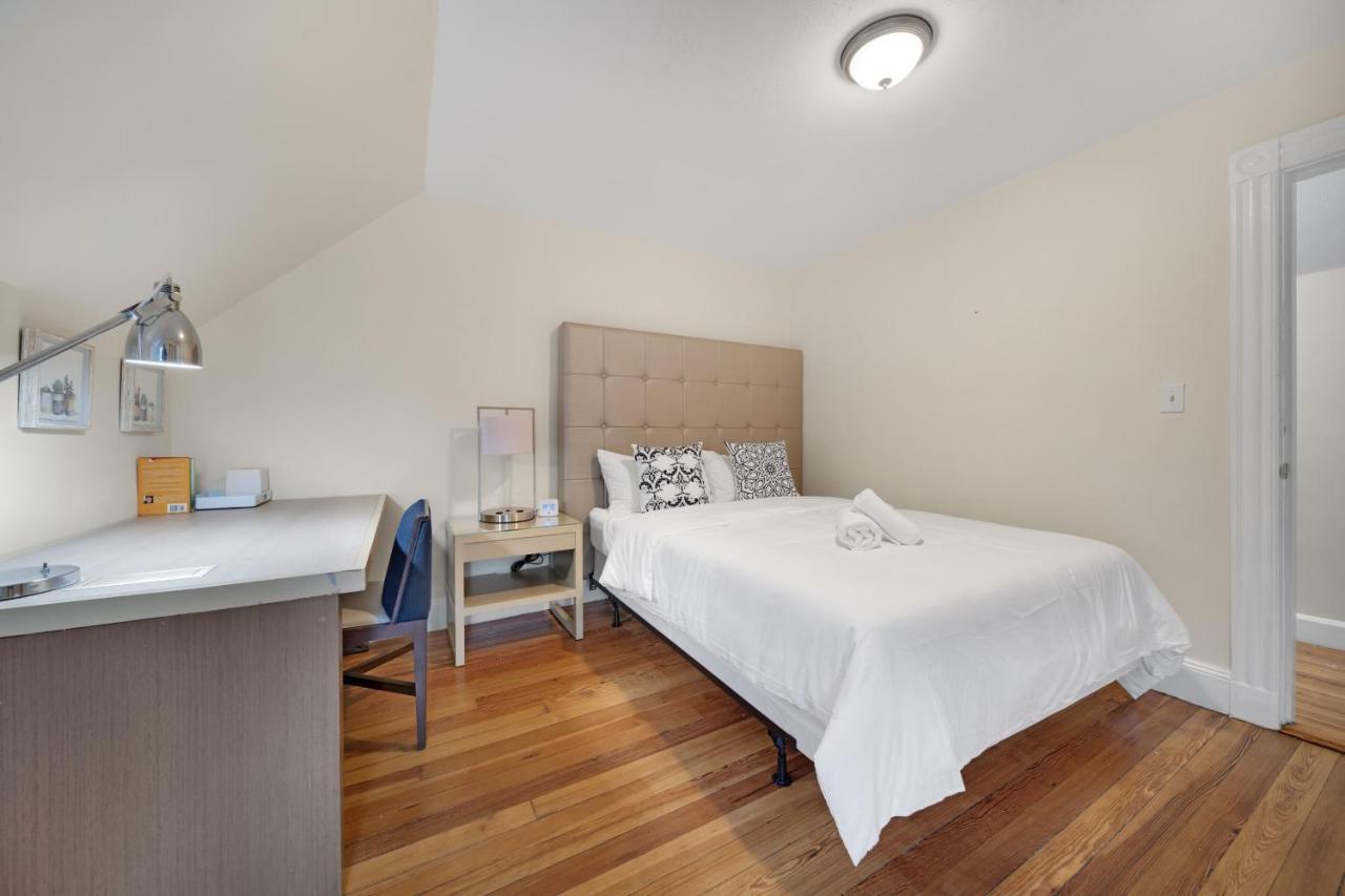 5Br 2Bh Bright & Spacious Apt In Brighton Boston Buitenkant foto