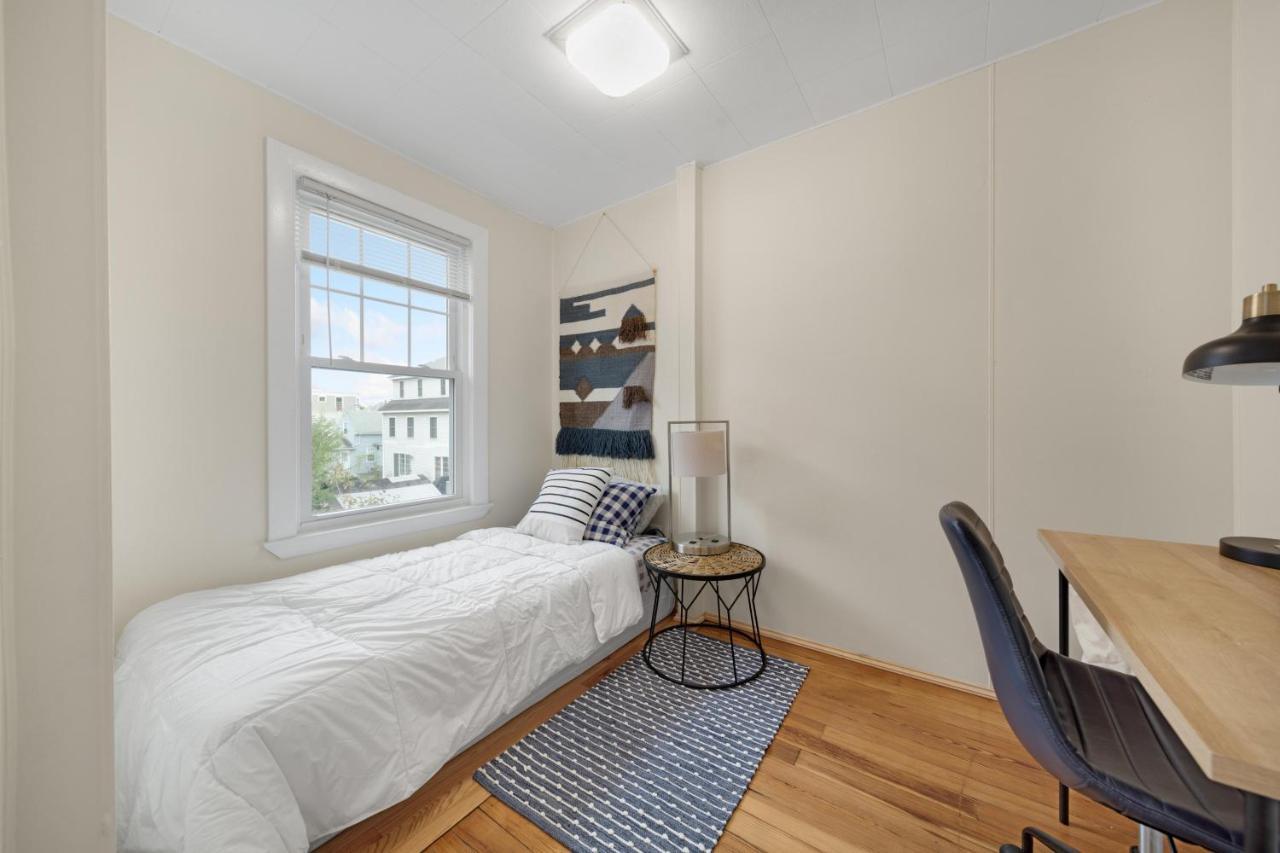 5Br 2Bh Bright & Spacious Apt In Brighton Boston Buitenkant foto