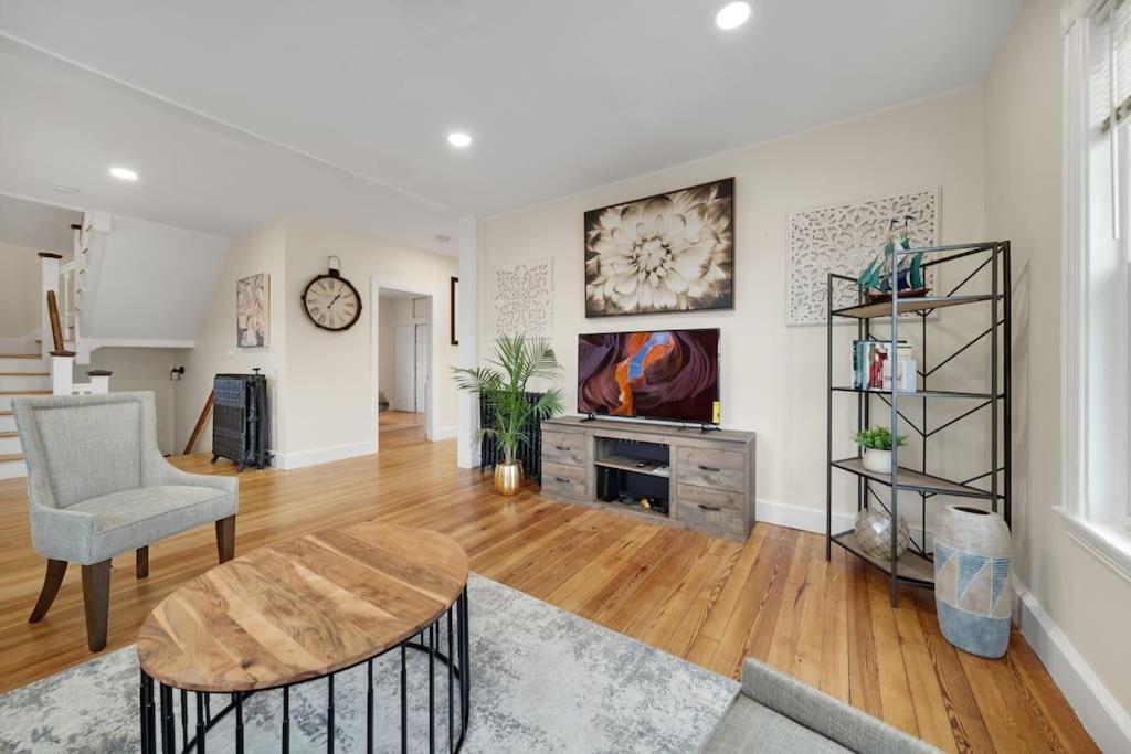 5Br 2Bh Bright & Spacious Apt In Brighton Boston Kamer foto