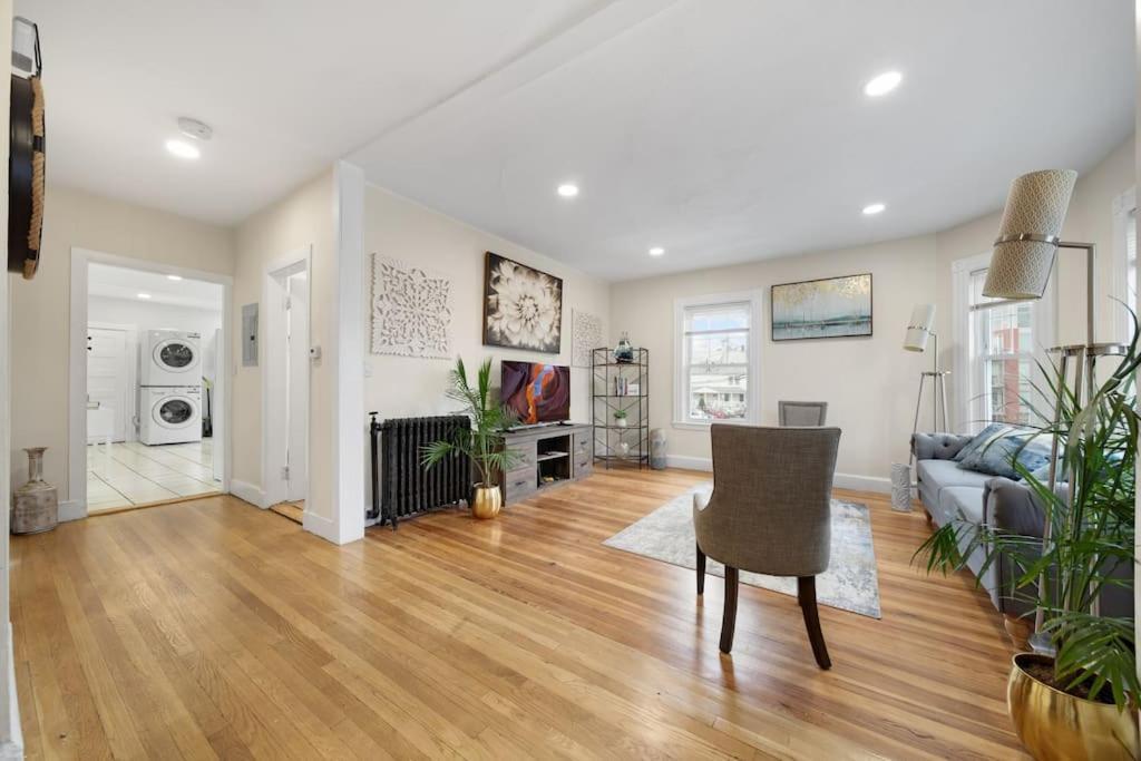 5Br 2Bh Bright & Spacious Apt In Brighton Boston Kamer foto